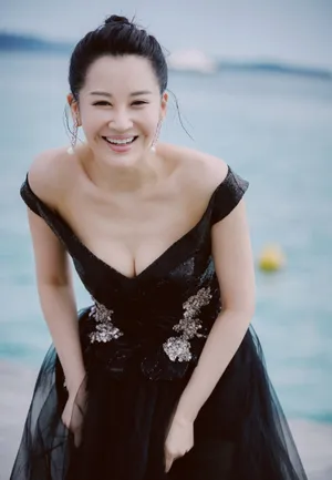 许晴深V纱裙性感写真图片_5