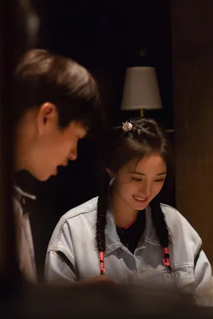 杨幂双麻花辫少女风甜美图片