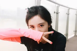 杨幂双麻花辫少女风甜美图片_5