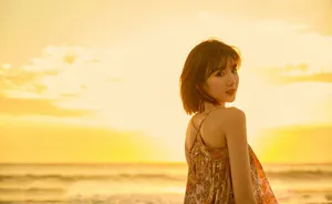 毛晓彤甜美迷人海边写真图片_5