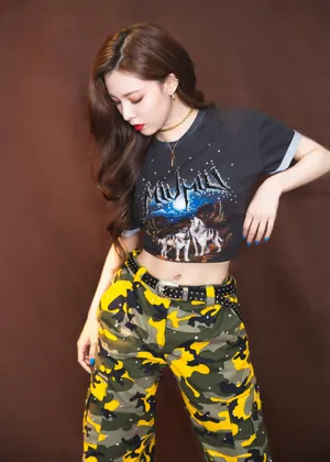 宋妍霏性感美艳写真图片_1