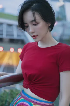 吕佳容红衣风情写真图片_4