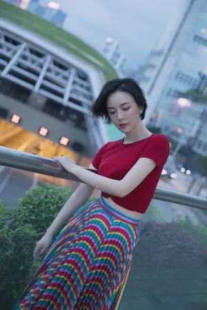 吕佳容红衣风情写真图片_5