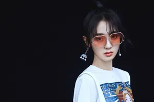 演员邢菲时尚大片写真图片_2
