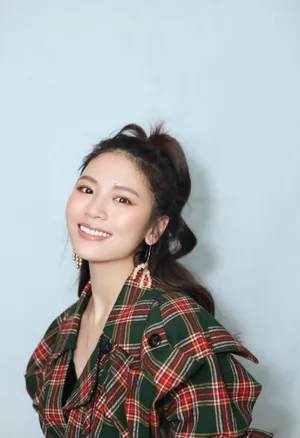 黄英清新干练写真图片_4