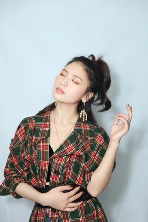 黄英清新干练写真图片_5