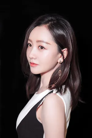 杨蓉清新靓丽时尚写真图片_2