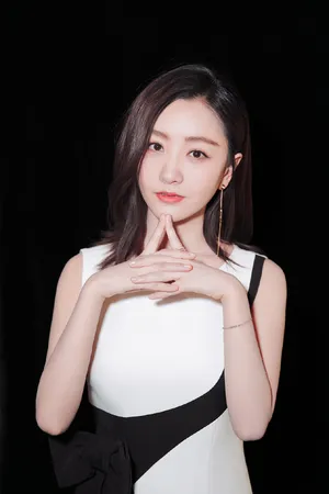 杨蓉清新靓丽时尚写真图片_3