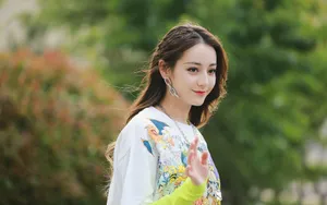 迪丽热巴运动风私服街拍图片