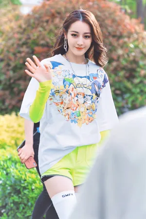 迪丽热巴运动风私服街拍图片_5