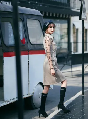 艾晓琪娇俏可爱性感街拍图片_1