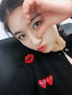 李兰迪清新俏皮自拍图片