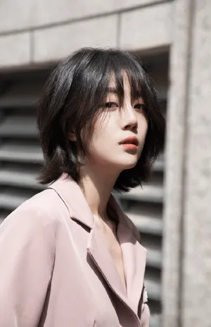 李溪芮甜美粉嫩街拍图片_5