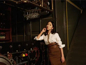 娄艺潇性感冷艳写真图片