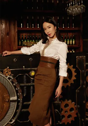 娄艺潇性感冷艳写真图片_7