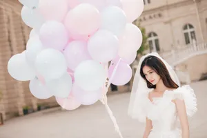 林允婚纱仙气写真图片