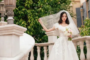 林允婚纱仙气写真图片_2