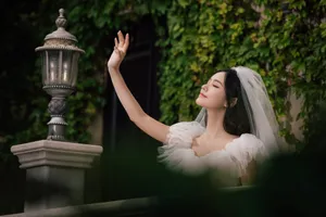 林允婚纱仙气写真图片_7