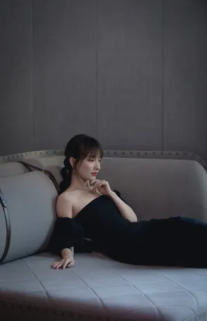 吴昕优雅端庄写真图片_4