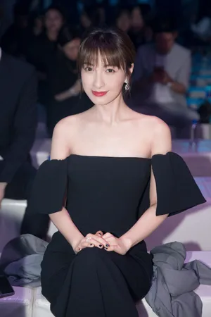 吴昕优雅端庄写真图片_7