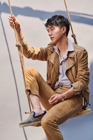 刘昊然潇洒魅力杂志封面写真图片_2