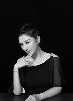 黄奕性感时尚写真图片_3