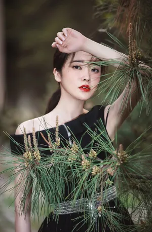 张璇率性妩媚时尚写真大片_3