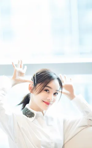 袁姗姗白衬衫清新活动照图片_7