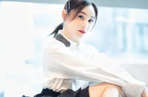 袁姗姗白衬衫清新活动照图片_8
