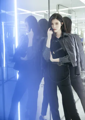 何穗时尚干练写真图片_1