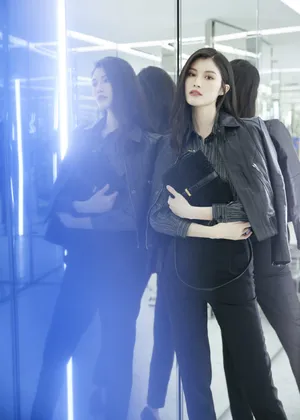 何穗时尚干练写真图片_4