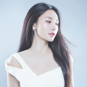柳岩优雅性感写真图片_3