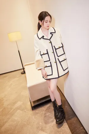 欧阳娜娜复古优雅活动写真图片_5