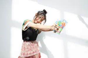 野生少女邢菲性感时髦写真图片_5