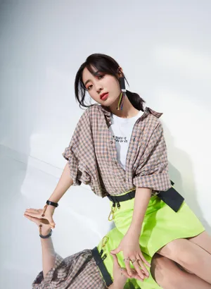 野生少女邢菲性感时髦写真图片_8