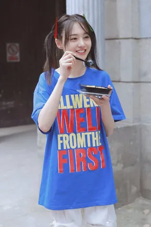 郑爽俏皮双马尾私服照图片_4