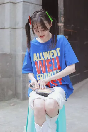 郑爽俏皮双马尾私服照图片_6