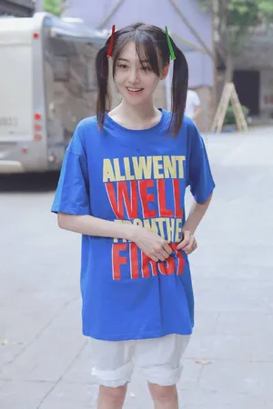 郑爽俏皮双马尾私服照图片_7