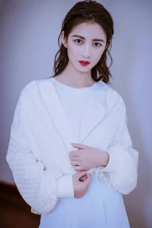 陈钰琪清新俏丽白衣写真图片_4