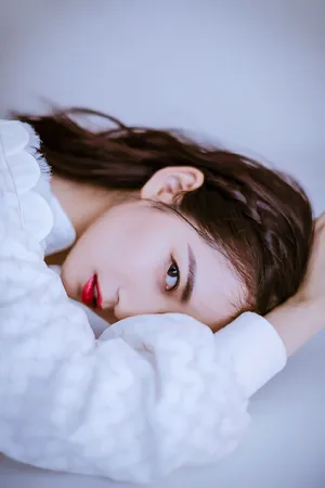 陈钰琪清新俏丽白衣写真图片_5