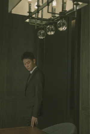 秦俊杰儒雅帅气西装写真图片