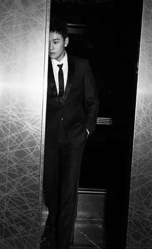 秦俊杰儒雅帅气西装写真图片_5