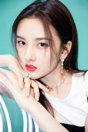 宋祖儿摩登俏皮写真图片_2