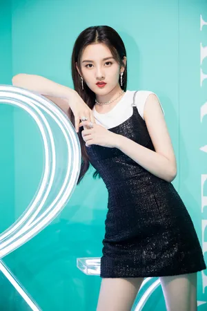 宋祖儿摩登俏皮写真图片_5