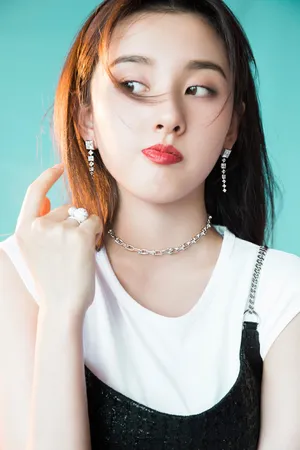 宋祖儿摩登俏皮写真图片_6