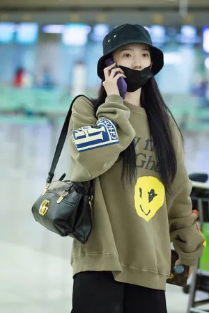 孟美岐运动风酷美街拍图片_8