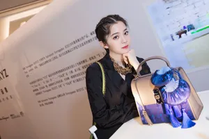 欧阳娜娜清新俏皮写真图片_3
