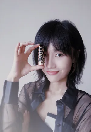 田沅性感撩人代言图片_5