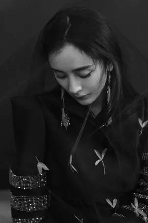 杨幂性感时尚杂志写真图片_3