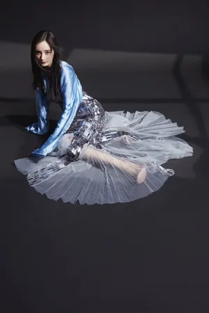 杨幂性感时尚杂志写真图片_6